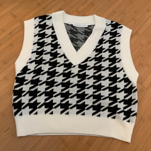 Endless Rose Houndstooth V Neck Sweater Vest - Picture 3 of 3